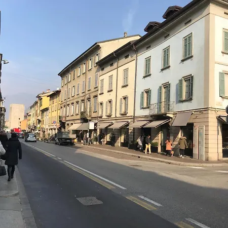 Apartament Iris Como